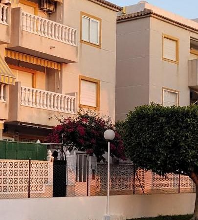 Apartamento Bajo Con Terraza Y Piscina Torrevieja Esterno foto