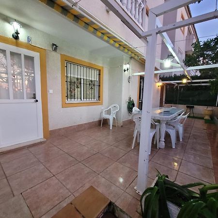 Apartamento Bajo Con Terraza Y Piscina Torrevieja Esterno foto