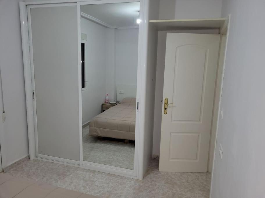 Apartamento Bajo Con Terraza Y Piscina Torrevieja Esterno foto