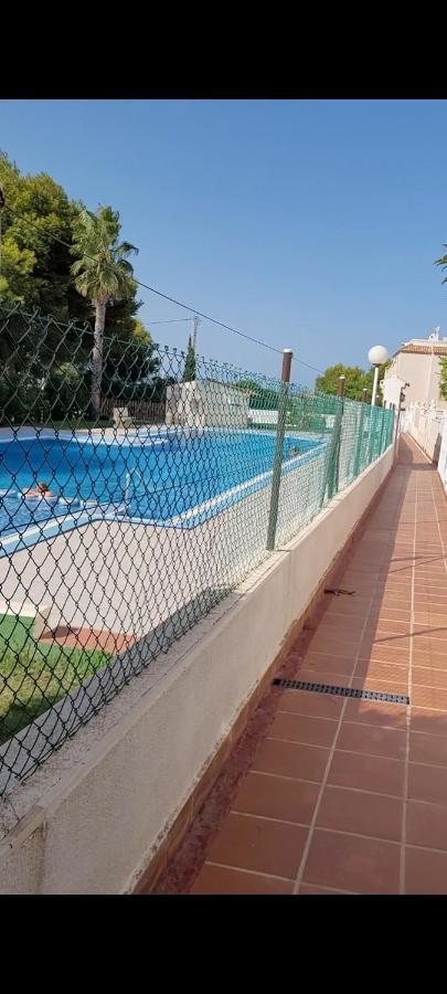 Apartamento Bajo Con Terraza Y Piscina Torrevieja Esterno foto