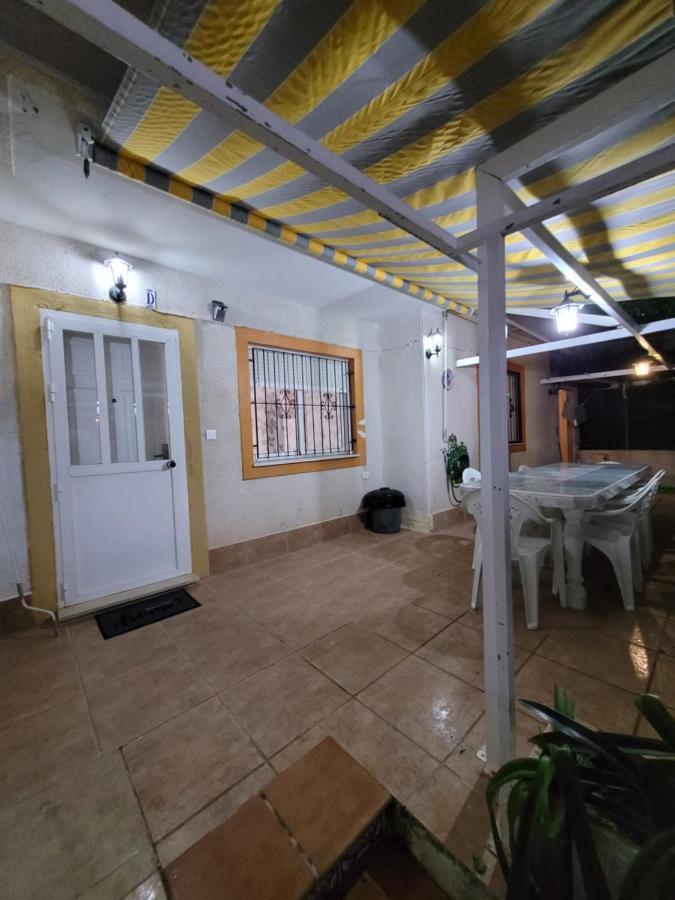 Apartamento Bajo Con Terraza Y Piscina Torrevieja Esterno foto