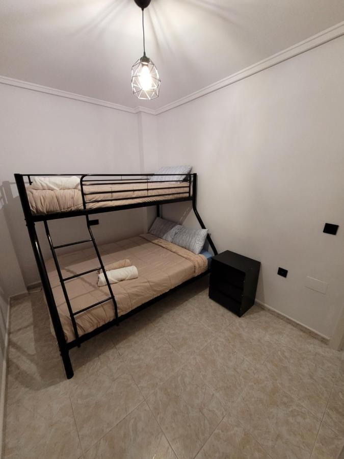 Apartamento Bajo Con Terraza Y Piscina Torrevieja Esterno foto